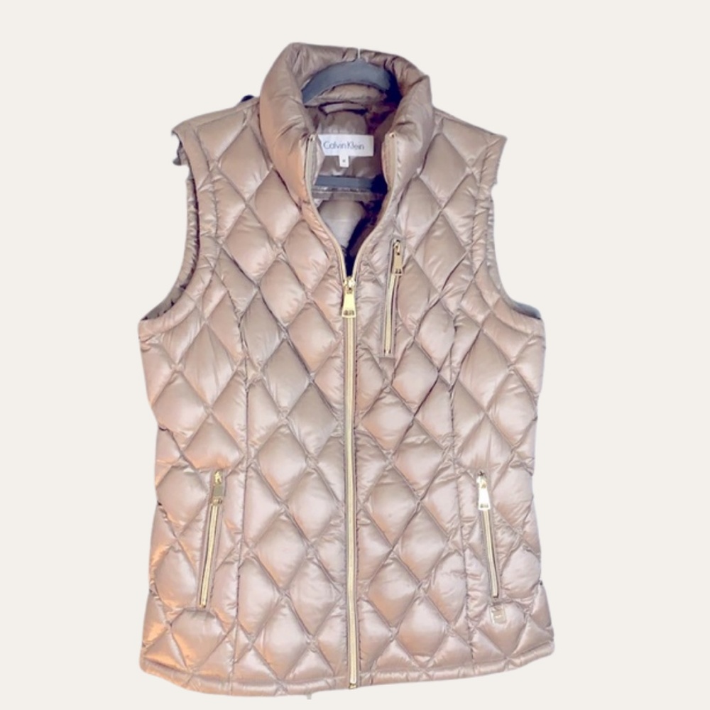 Comfortable Calvin Klein Zip-Up Puffer Vest